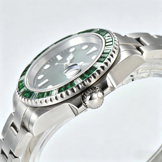 Green gem bezel and side crown detail of Submariner style Seiko mod watch