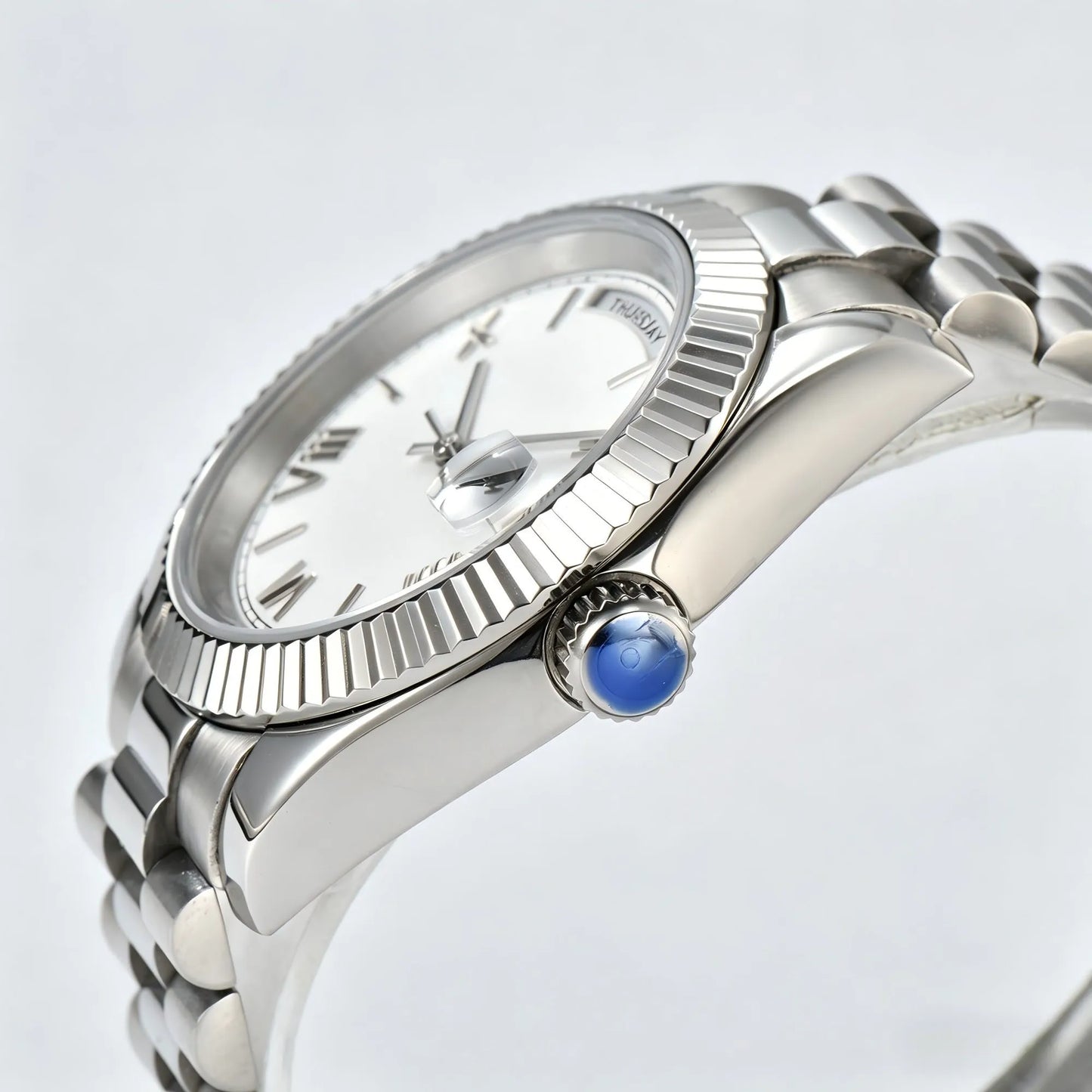 Fluted bezel and side view of silver white Seiko mod watch